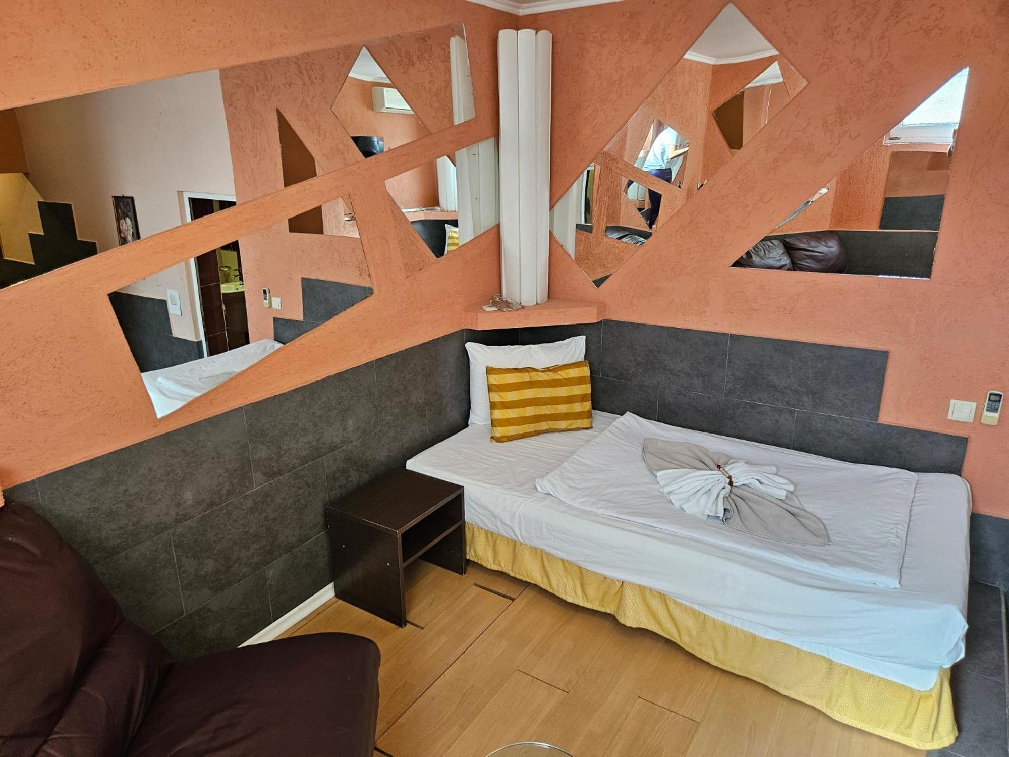Paralax Hotel Варна Экстерьер фото