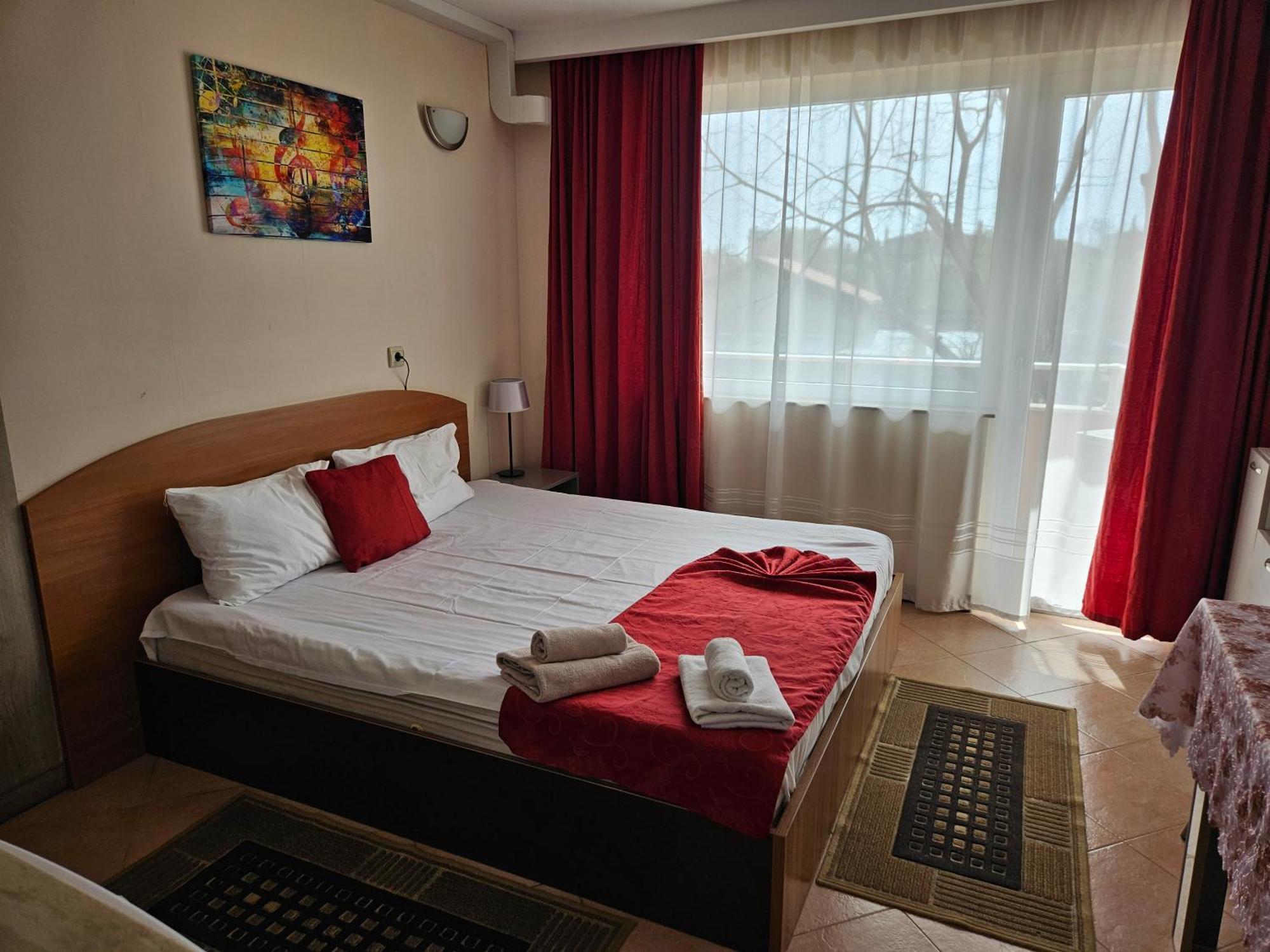 Paralax Hotel Варна Экстерьер фото