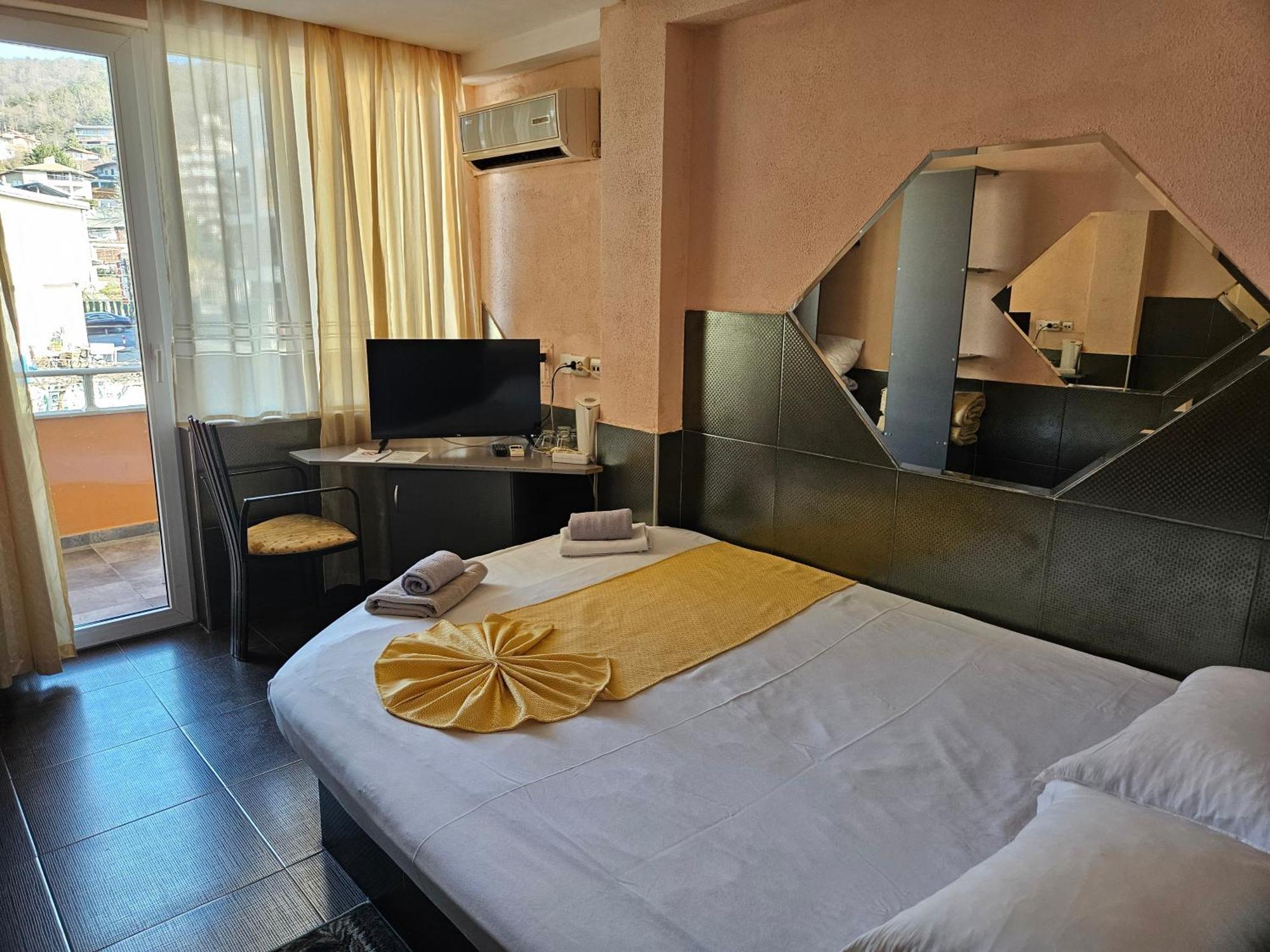 Paralax Hotel Варна Экстерьер фото